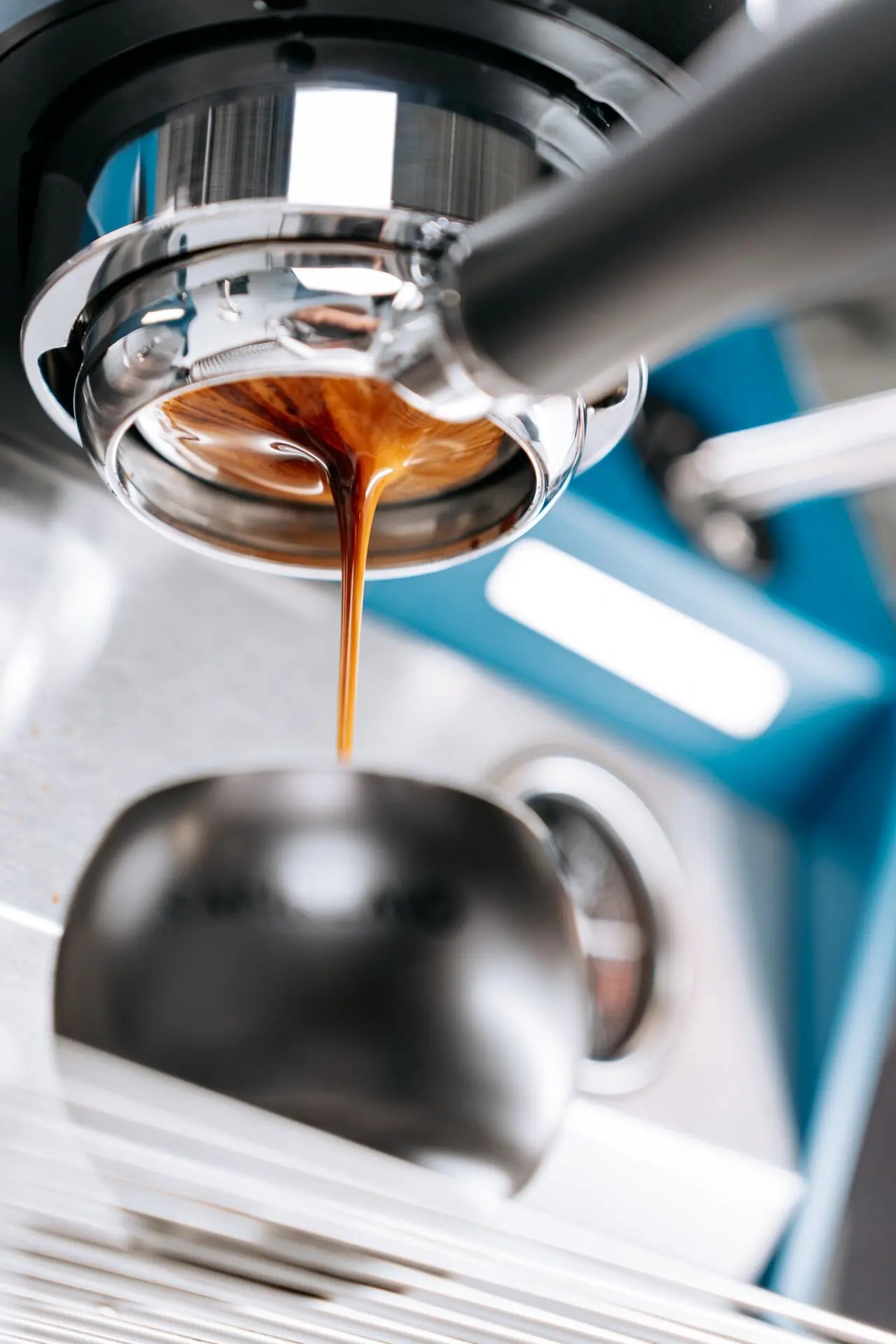 Espresso from a bottomless portafilter on the Sanremo D8 One