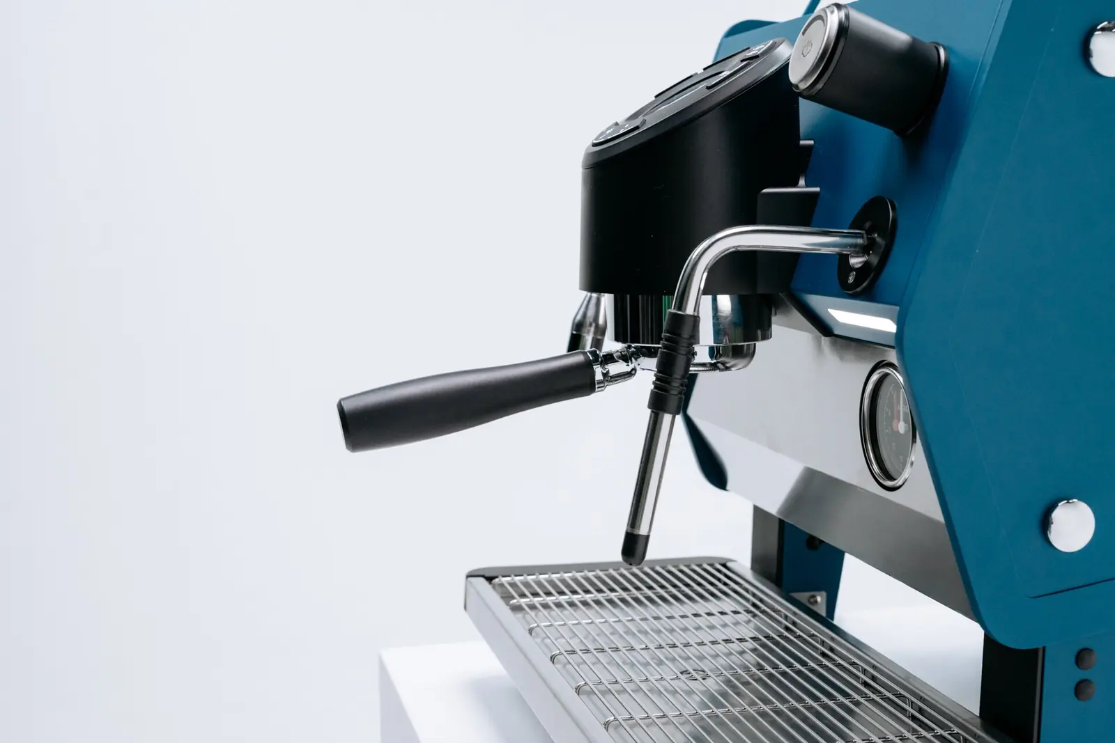 Steam wand and drip tray of the Sanremo D8 One