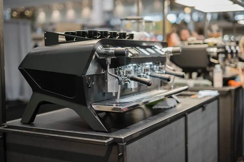 Sanremo F18 in a café