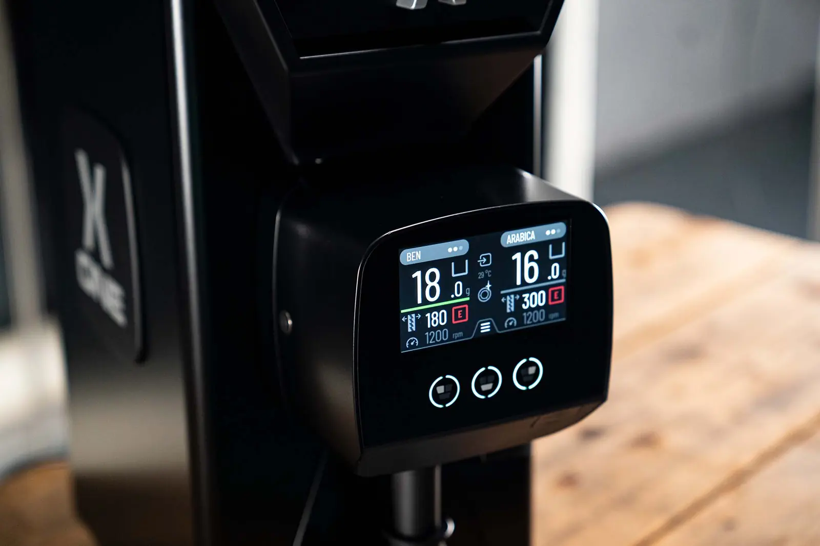 Touch display of the Sanremo X-ONE grinder